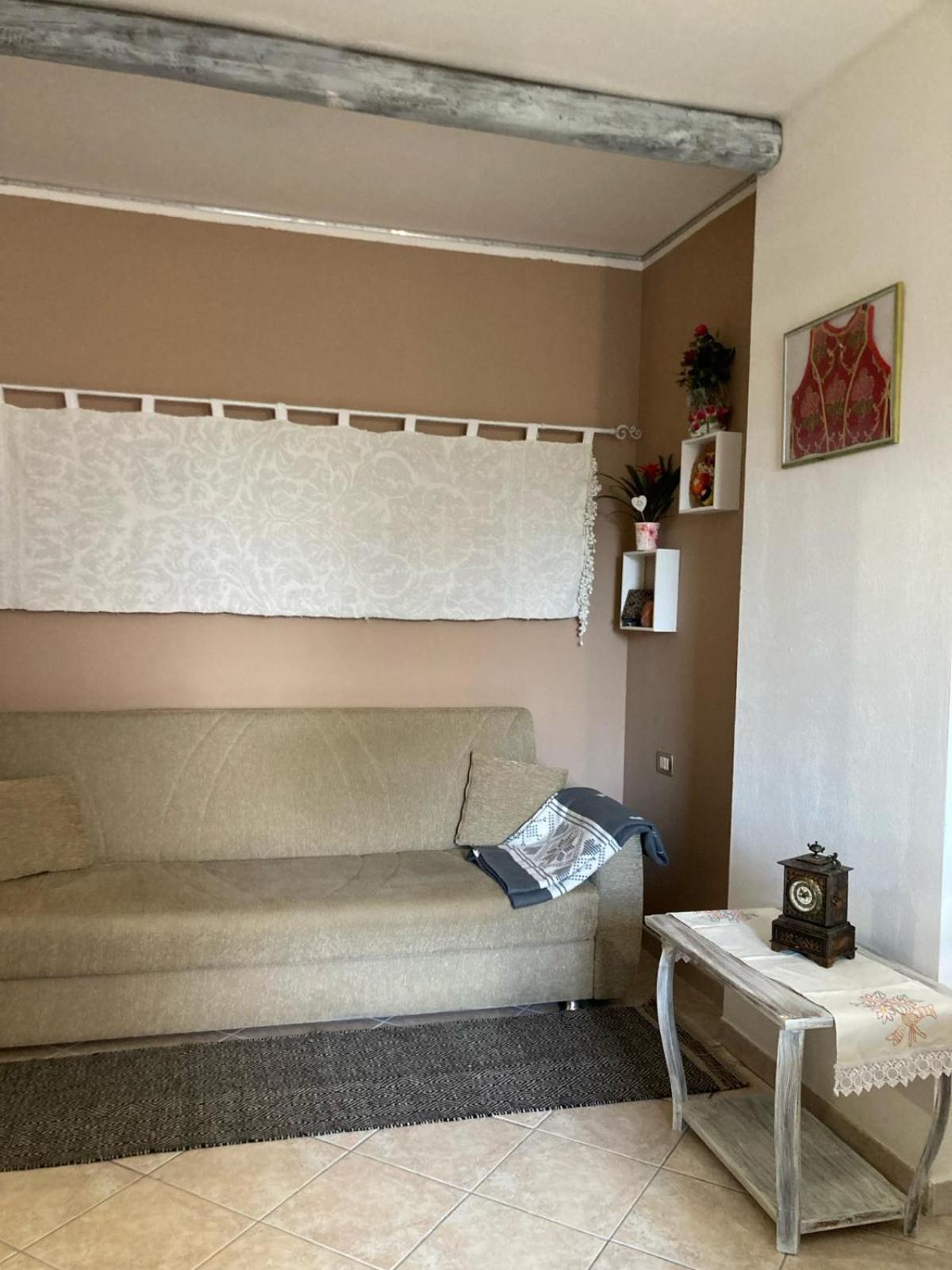S'Imbusthouse Apartment Oristano Exterior photo
